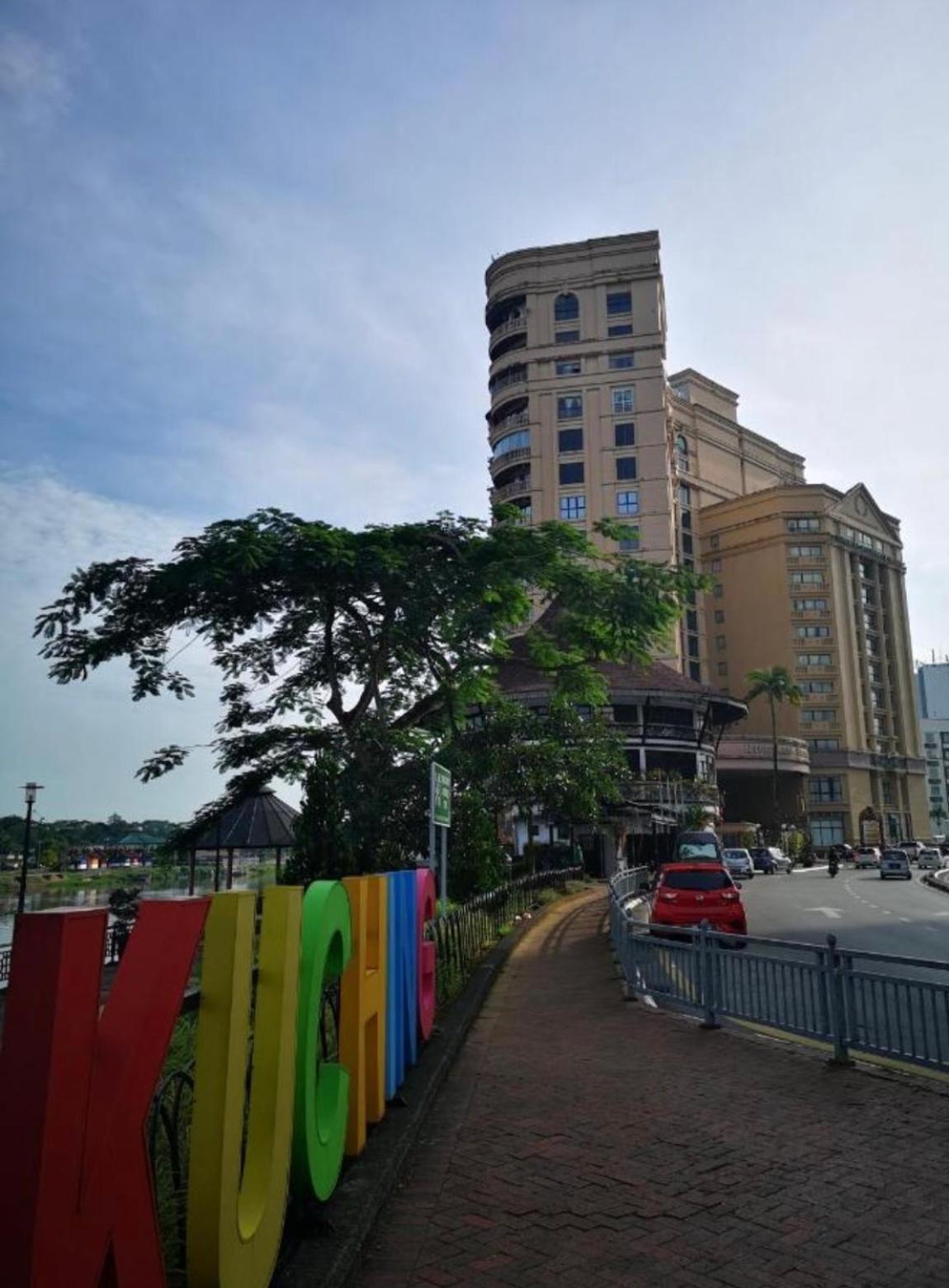 Riverview Home @Waterfront Kch กูชิง ภายนอก รูปภาพ