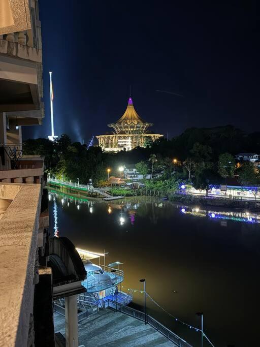 Riverview Home @Waterfront Kch กูชิง ภายนอก รูปภาพ